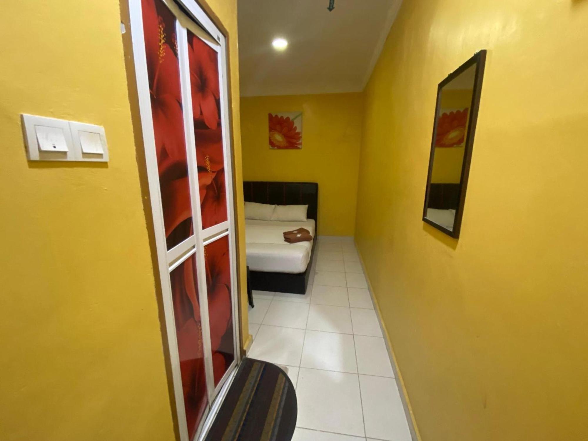 Oyo 91065 Hotel De Anjung Muadzam Shah 외부 사진