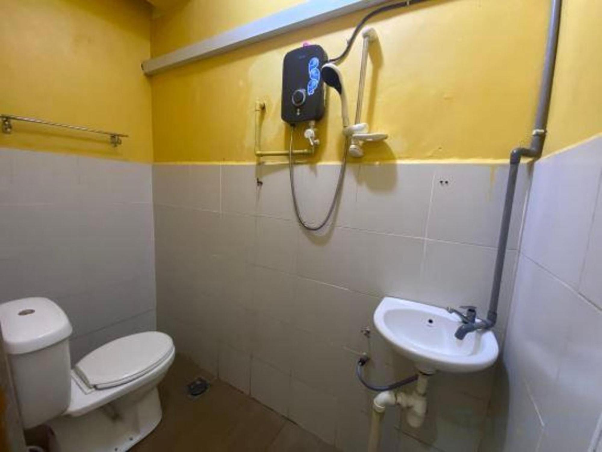 Oyo 91065 Hotel De Anjung Muadzam Shah 외부 사진