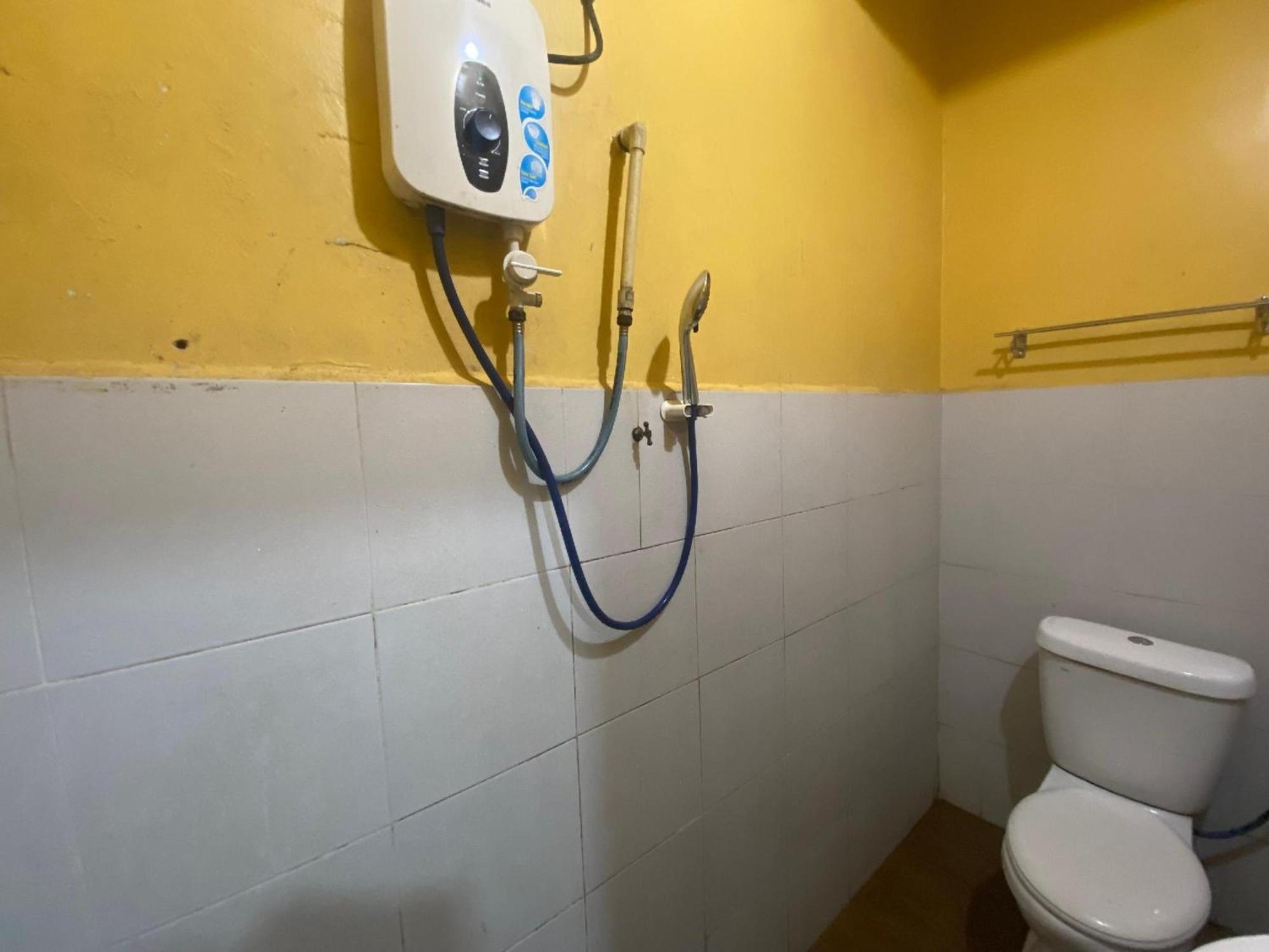 Oyo 91065 Hotel De Anjung Muadzam Shah 외부 사진