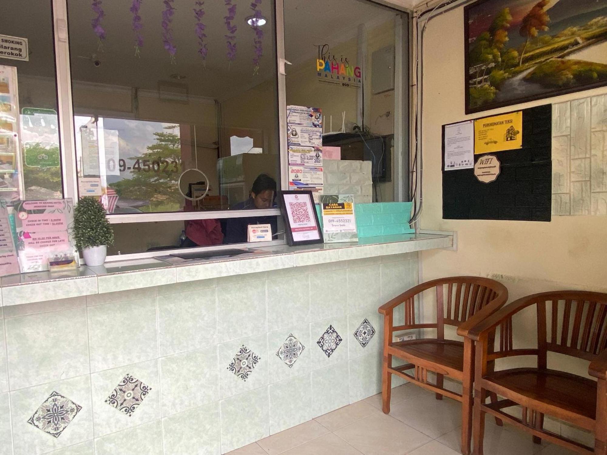 Oyo 91065 Hotel De Anjung Muadzam Shah 외부 사진
