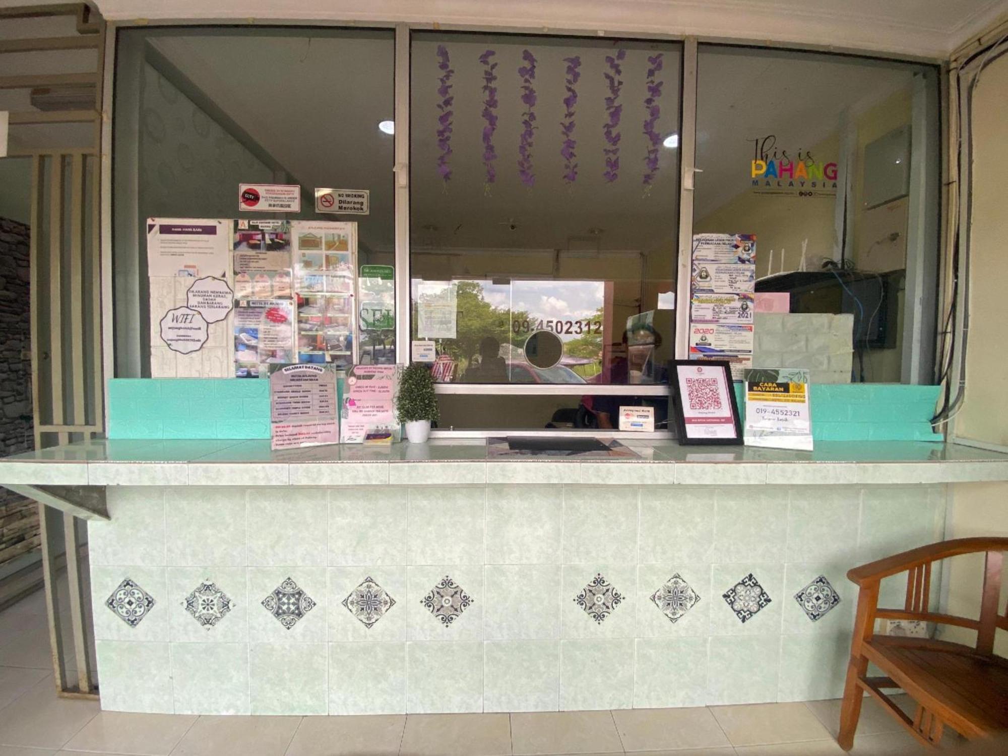 Oyo 91065 Hotel De Anjung Muadzam Shah 외부 사진